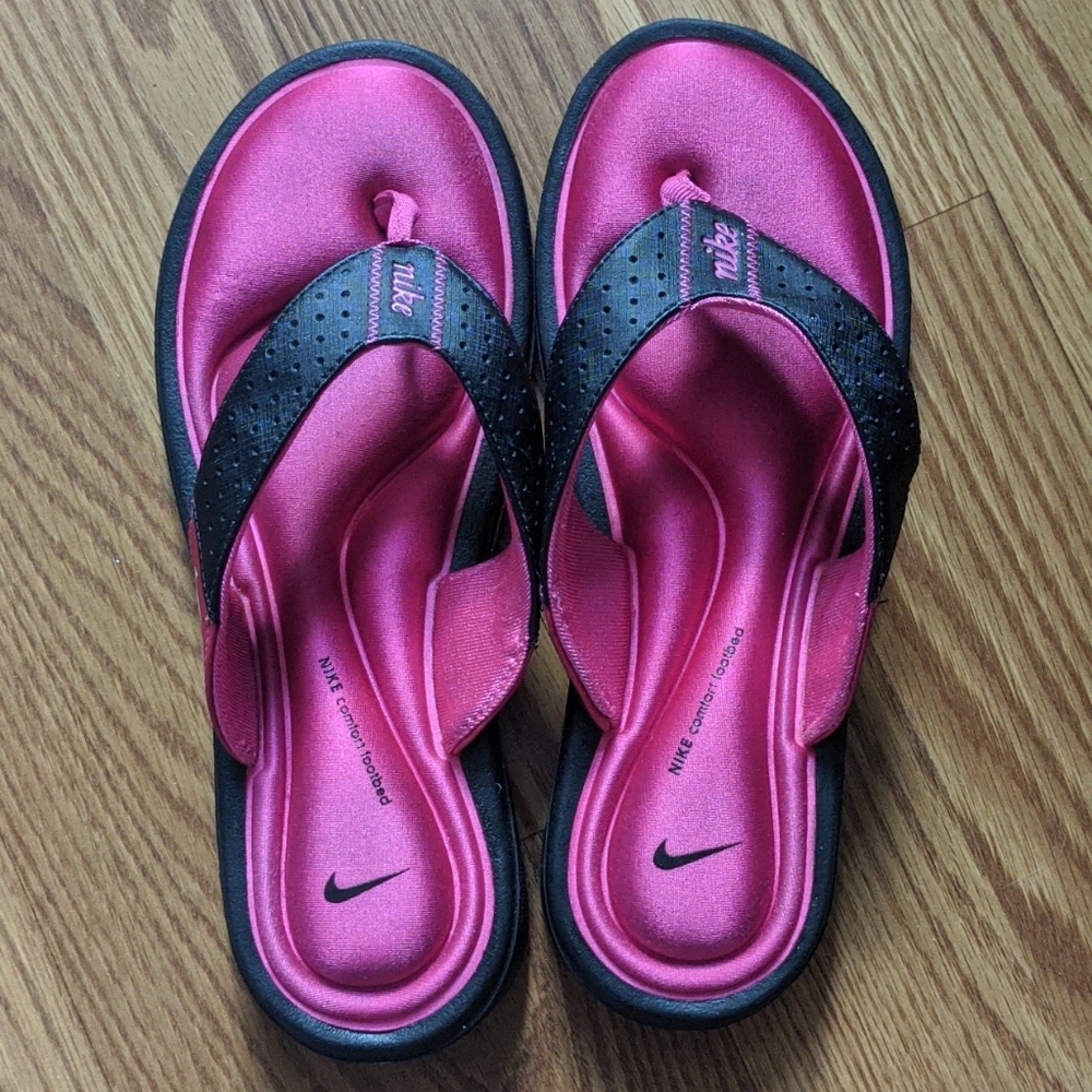 Nike comfort footbed sandals